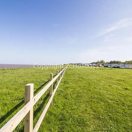 Beautiful Caravan With Decking And Wifi At Broadland Sands Ref 20382Bs Hopton on Sea Exterior foto