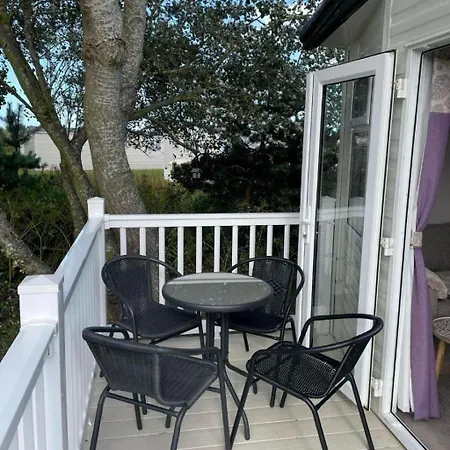 Beautiful Caravan With Decking And Wifi At Broadland Sands Ref 20382Bs Hopton on Sea Exterior foto