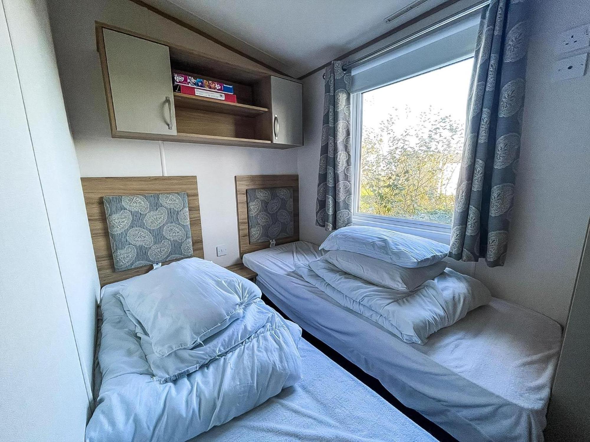 Campsite Beautiful Caravan With Decking And Wifi At Broadland Sands Ref 20382bs Hopton on Sea