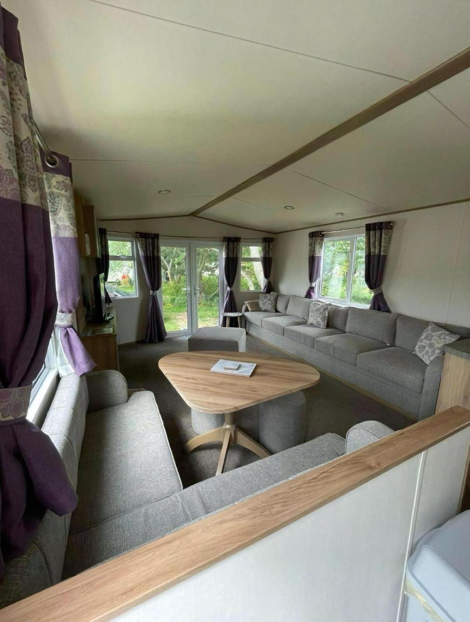 Beautiful Caravan With Decking And Wifi At Broadland Sands Ref 20382bs *
