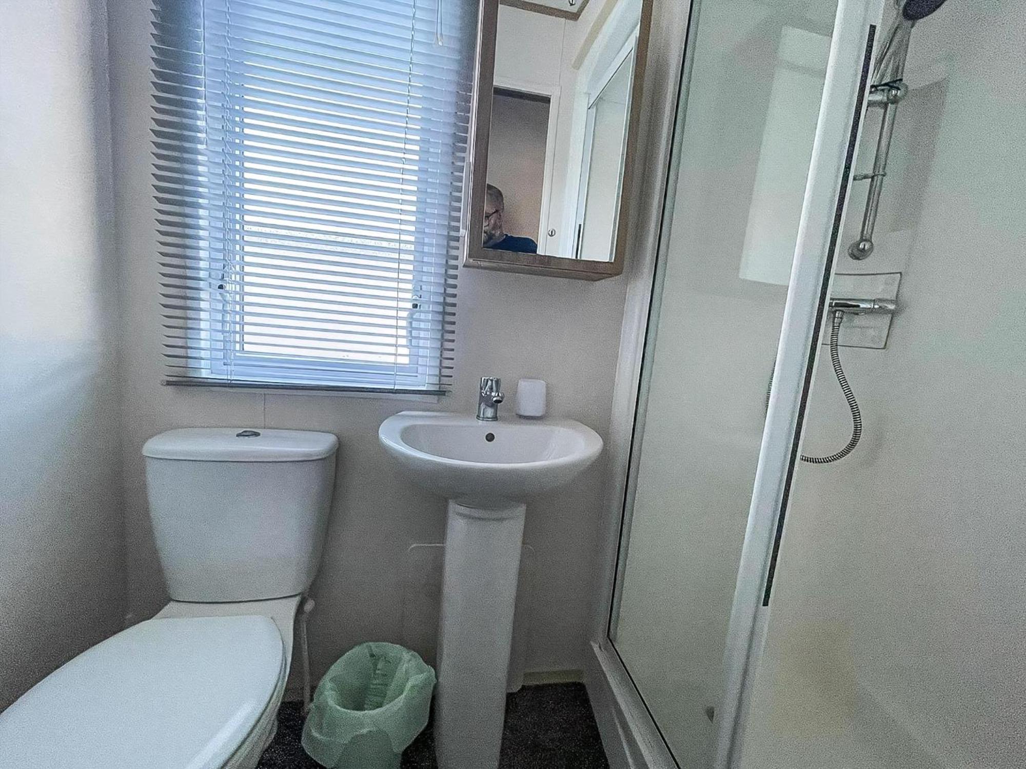 Beautiful Caravan With Decking And Wifi At Broadland Sands Ref 20382bs