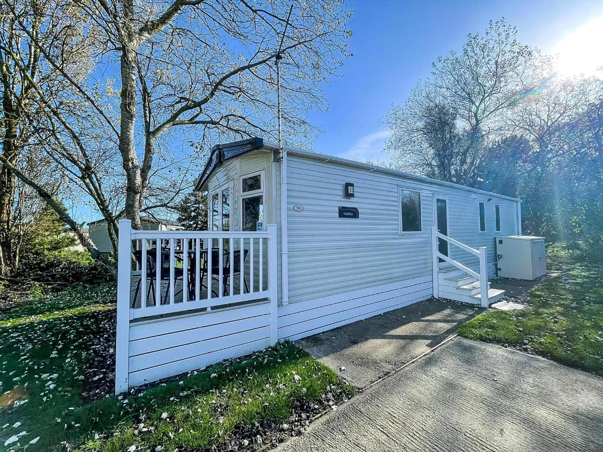 Beautiful Caravan With Decking And Wifi At Broadland Sands Ref 20382bs Campsite